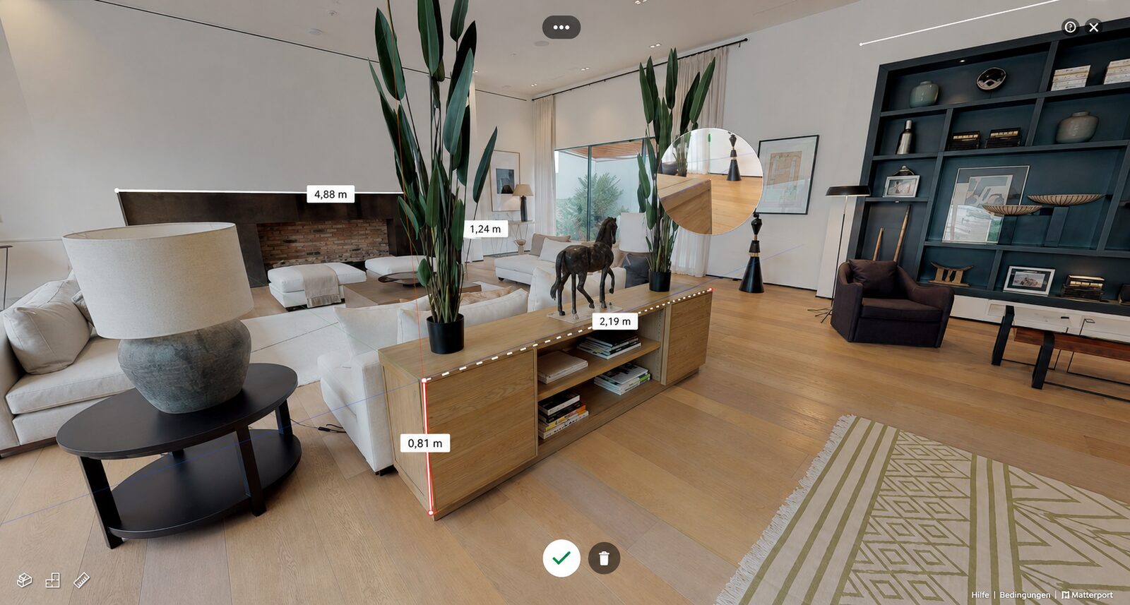 Messfunktion im virtuellen 3D-Rundgang: Wandlaenge, Moebelhoehe und Abstaende direkt im begehbaren Modell abgegriffen